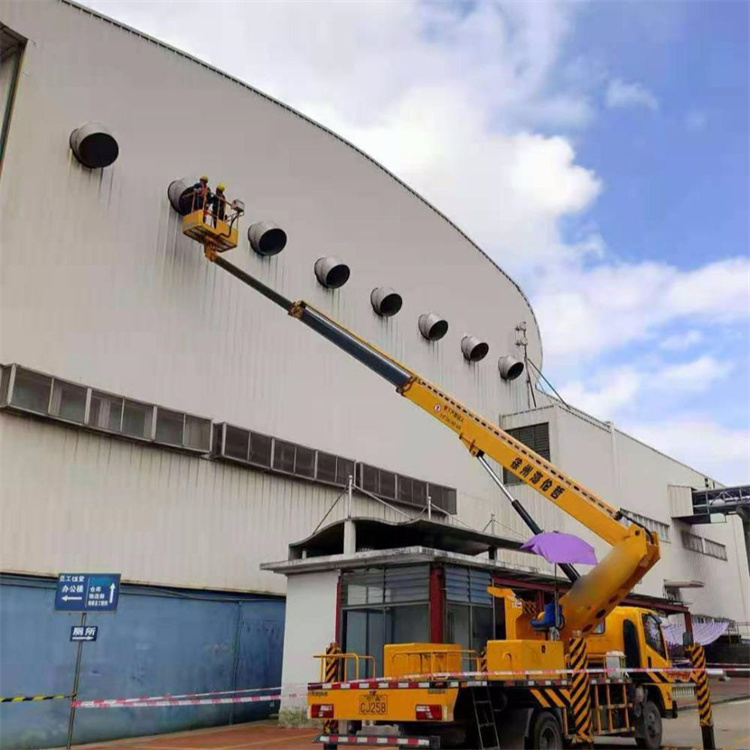 康保县高空作业车出租服务：专业广告牌安装解决方案