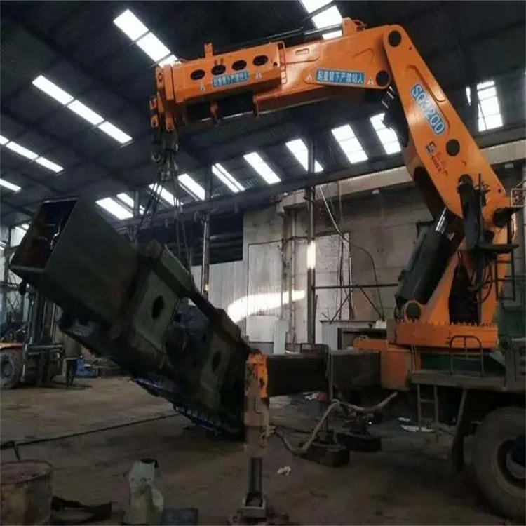 康保县130吨折臂吊车出租吊机租赁附近电话